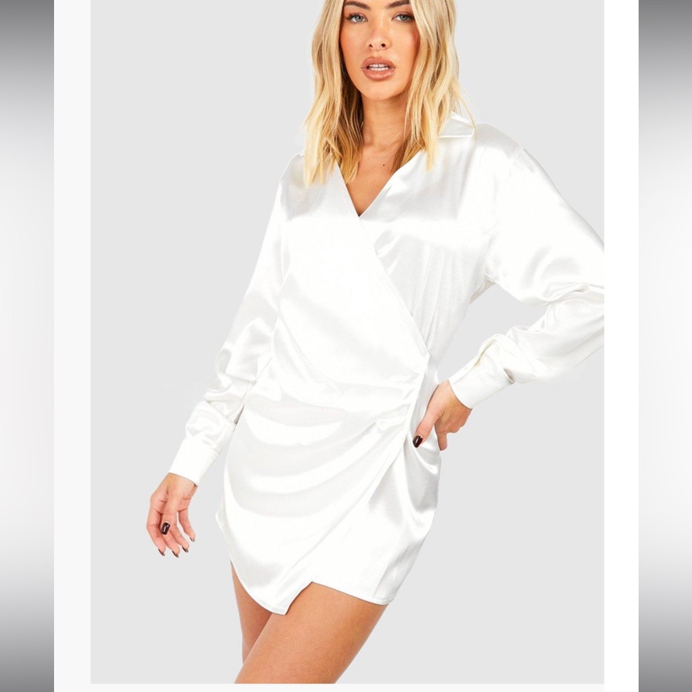Women’s satin wrap dress
NWOT